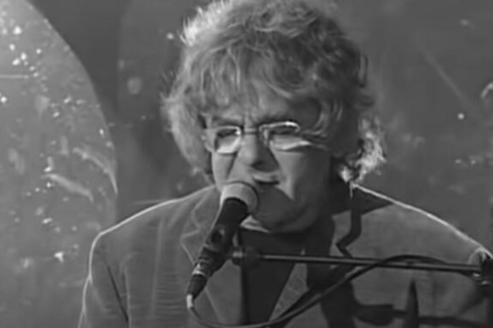 UPRAVO JAVLJENE STRAVIČNE VESTI: Umro PEVAČ posle KONCERTA, TUGA!