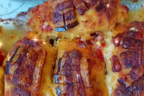 OVAKO SE SPREMA PILETINA NA BAKIN NAČIN: 1 POVRĆE joj daje SOČNOST, a tek ŠTA SE STAVLJA PREKO MESA (RECEPT)