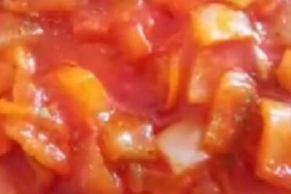 OVAKO MAĐARI SPREMAJU SATARAŠ: Pikantiji je od NAŠEG zbog 1 NEOBIČNOG SASTOJKA, Srpkinje ZAPIŠITE OVO (RECEPT)