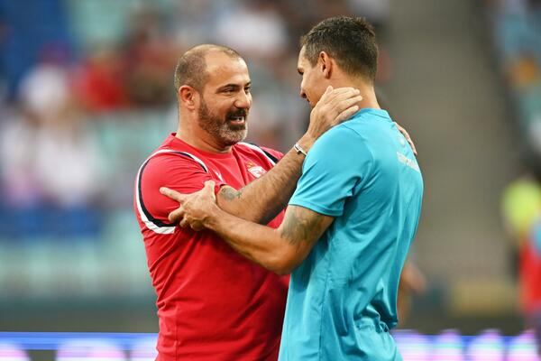 ZAGRLJAJ DVA DEJANA JE SLIKA UTAKMICE: Bratski pozdrav trenera Zvezde i kapitena Zenita (FOTO)