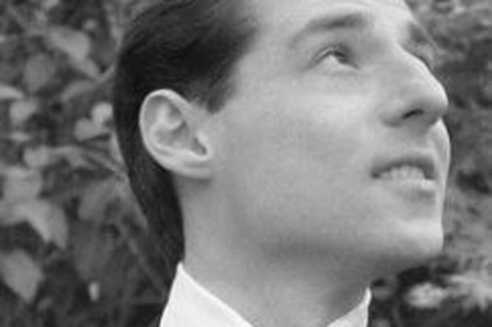 NAŠAO FOTOGRAFIJU STARU 117 GODINA I SLEDIO SE: Ono što je otkrio O SEBI je NAJJEZIVIJE OD SVEGA (FOTO)