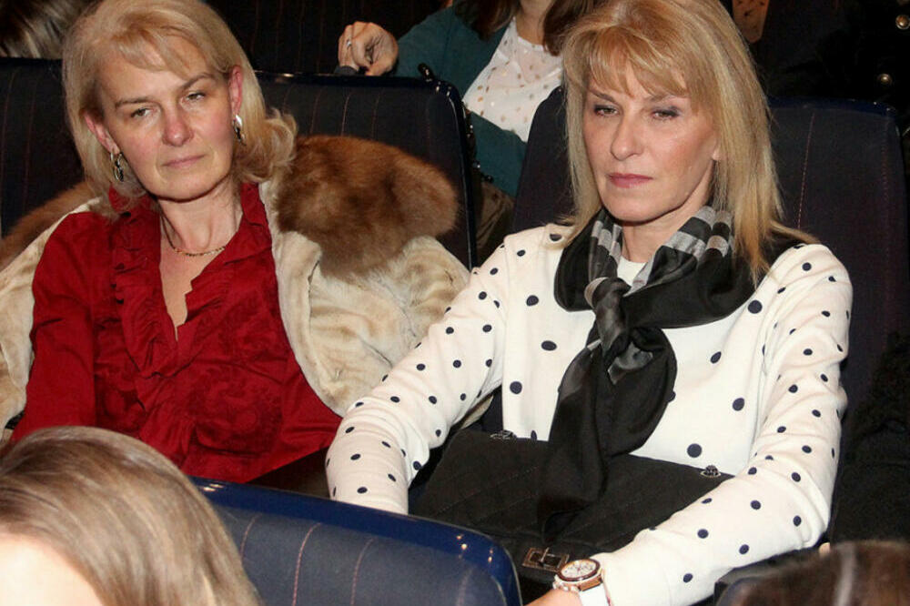 DA LI ZNATE KO JE ŽENA PORED DIJANE ĐOKOVIĆ? O njihovim VEZAMA moraju da ĆUTE, njen muž je jako bitan za SPORT