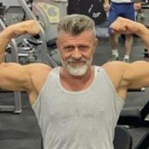 <p>Ne zatvara radnju?</p>