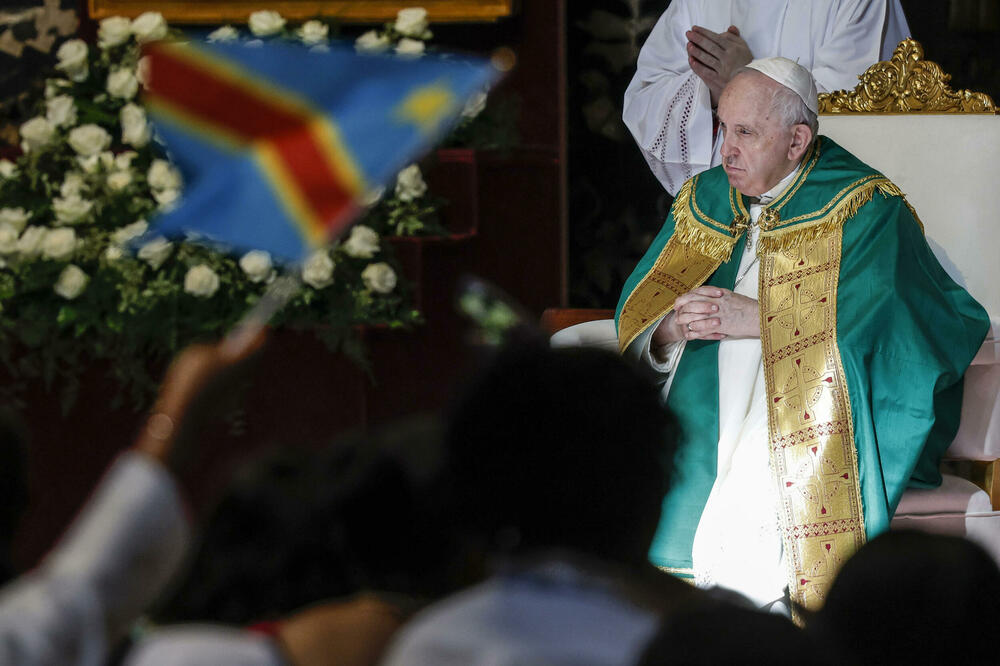 OGLASIO SE HITNO VATIKAN! Saopštene vesti u vezi sa stanjem pape Franje