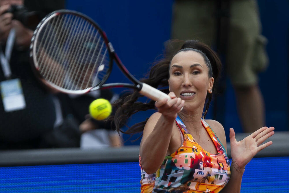 JELENA JANKOVIĆ PROMENILA LIČNI OPIS: Mnogima se ne dopada! (FOTO)