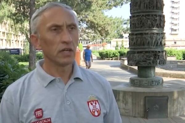 DANAS SE U PREDSEDNIŠTVU NASTAVLJA RAZGOVOR O POLOŽAJU RADNIKA "FIJATA": U toku prijavljivanje za 2 opcije