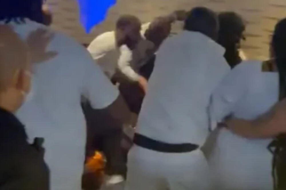 IZAŠAO SNIMAK GRUPNOG ODNOSA: Radili su to UTROJE, sve se savršeno VIDI (VIDEO)