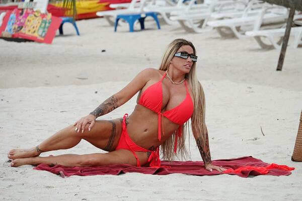 STARLETA PROGLASILA BANKROT: Duguje Bogu i NARODU, velika CIFRA je u pitanju