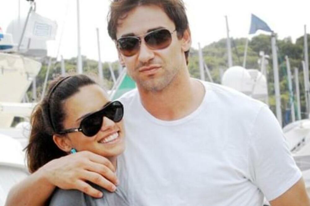 NAJPOZNATIJA BRAZILKA POZIRA PORED SRPSKE ZASTAVE! Jarićeva BIVŠA zabezeknula sve, a OVAKO JE GOVORILA O NAMA