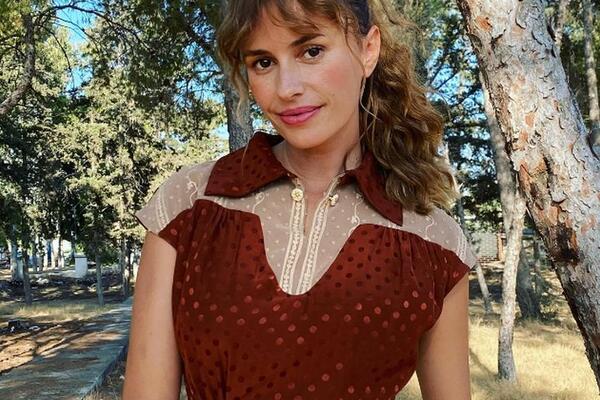 SVETSKA, A NAŠA! GLUMICA VUČE SRPSKE KORENE, a zvezda je TURSKIH SERIJA!