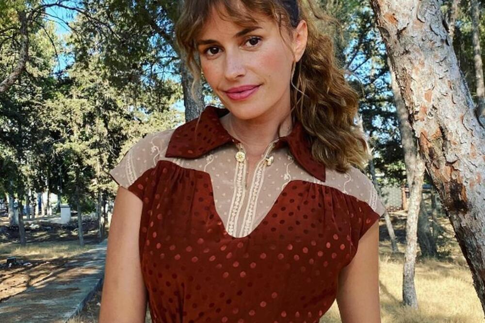 SVETSKA, A NAŠA! GLUMICA VUČE SRPSKE KORENE, a zvezda je TURSKIH SERIJA!