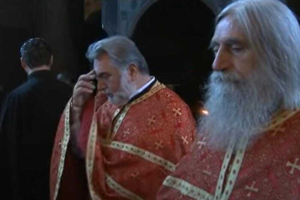 MNOGI NE ZNAJU KAKO SE TREBA PREKRSTITI PORED CRKVE: Otac Dragan objasnio sve, SRBI OVO MORATE DA ZNATE!