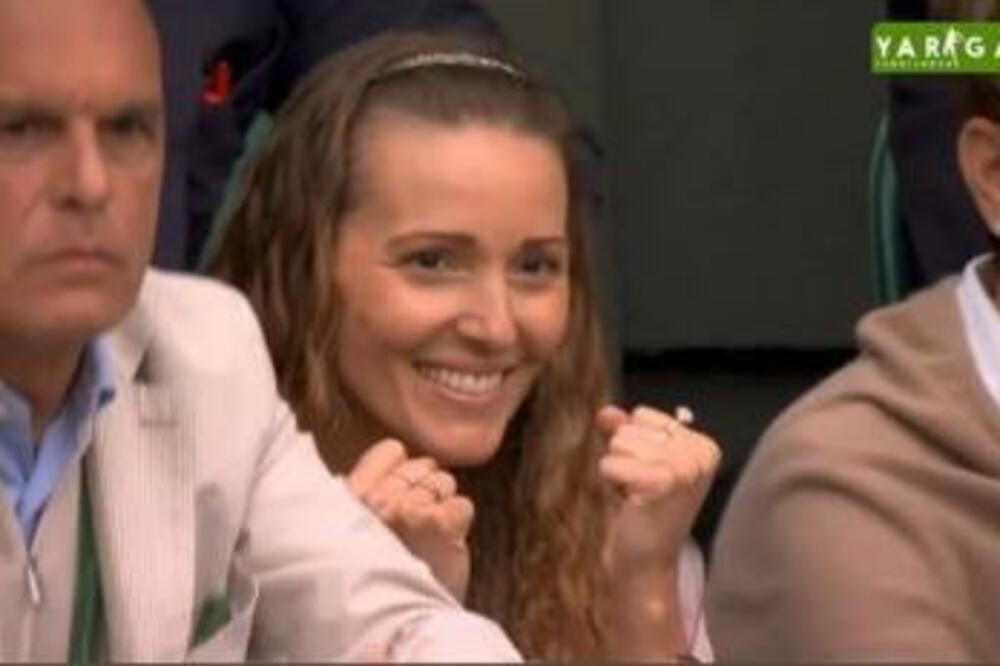 Širok spektar emocija - OD IVICE SUZA DO OČARAVAJUĆEG OSMEHA: Jelena Đoković već najavljuje POLUFINALE! (FOTO)