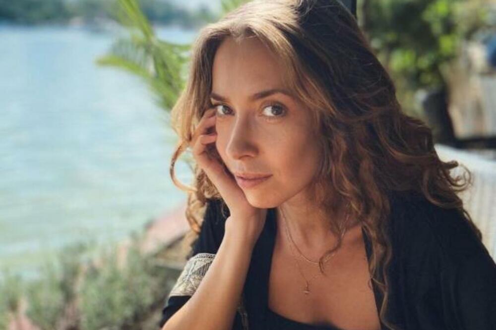 OVO JE GLUMICA KOJA JE UHAPŠENA U KRALJEVU ZBOG TABLETE: Dobro je POZNATA po ulozi u seriji "Klan" (FOTO)