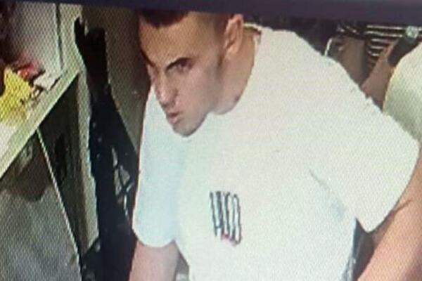 POLICIJA U SPLITU RASPISALA POTERNICU! Traži MUŠKARCA sa SLIKE, učinio TEŽAK prestup (FOTO)