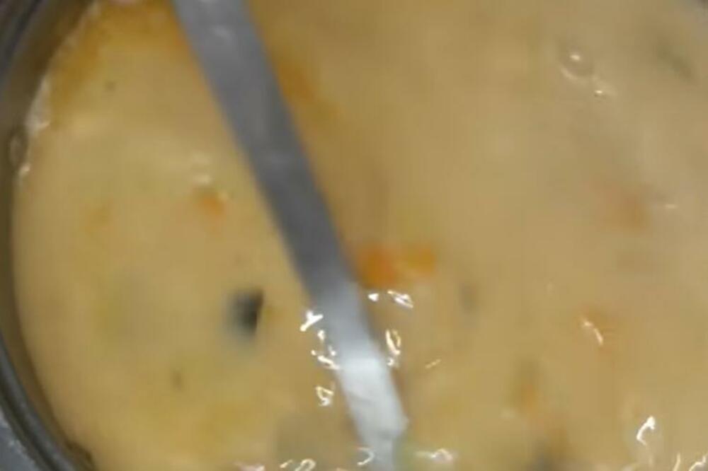 SAMO OVAKO SE SPREMA ZAPRŠKA ZA KAFANSKU TELEĆU ČORBU: Profesionalni KUVARI pred kraj DODAJU 1 SASTOJAK