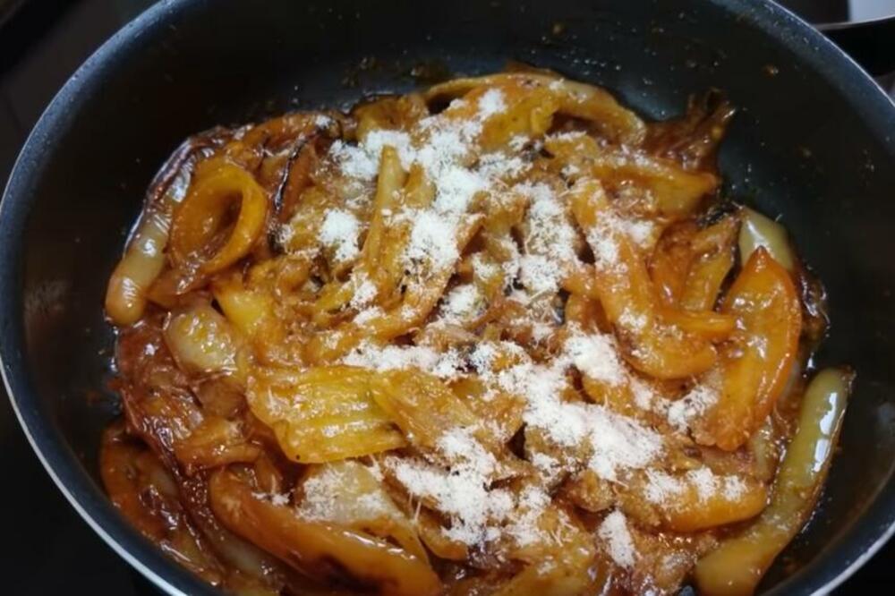 PRŽENE PAPRIKE NA OVAJ NAČIN SU BOLJE I OD PUNJENJIH: 2 SASTOJKA prave RAZLIKU, ništa JAČE NISTE PROBALI (RECEPT)