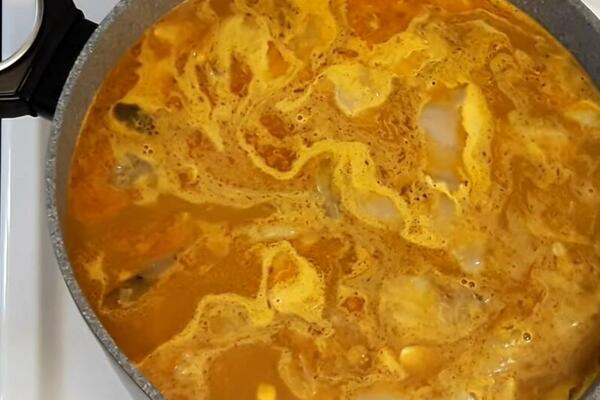 PRAVA KAFANSKA RIBLJA ČORBA: Idealna je za SLAVE, tajna je u jednoj KOMBINACIJI (RECEPT)