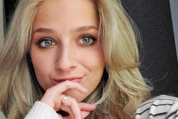 PEVAČICA VODI BORBU SA "KOSTIMA STARICE": Ova BOLEST RAZARA, a evo kakvi su SIMPTOMI!