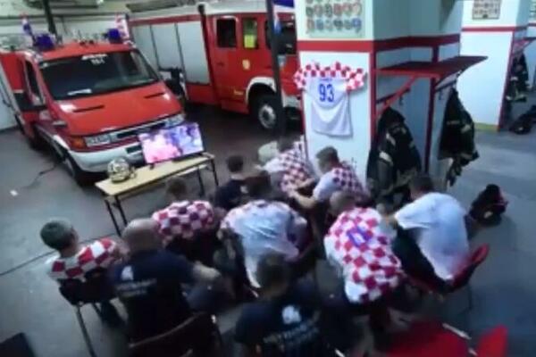 RAKITIĆ ŠUTIRAO PENAL ZA POLUFINALE SP A UMESTO SLAVLJA TRK U UNIFORME: Hrvatski vatrogasci oduševili region! VIDEO