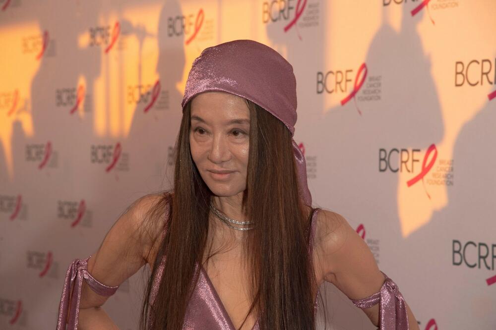 OVA ŽENA NE STARI, PRAVO JE ČUDO: Ljudi misle da ima 30, šokiraćete se kada SAZNATE ISTINU! (FOTO)