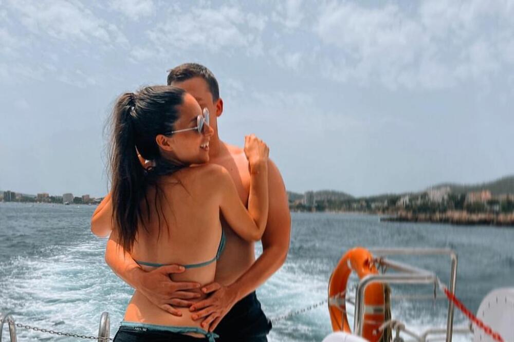 Ovo je biznismen kojem je Egelja rodila drugo dete! Zbog mačo-mena ostavila 16 godina starijeg, i to pred udaju