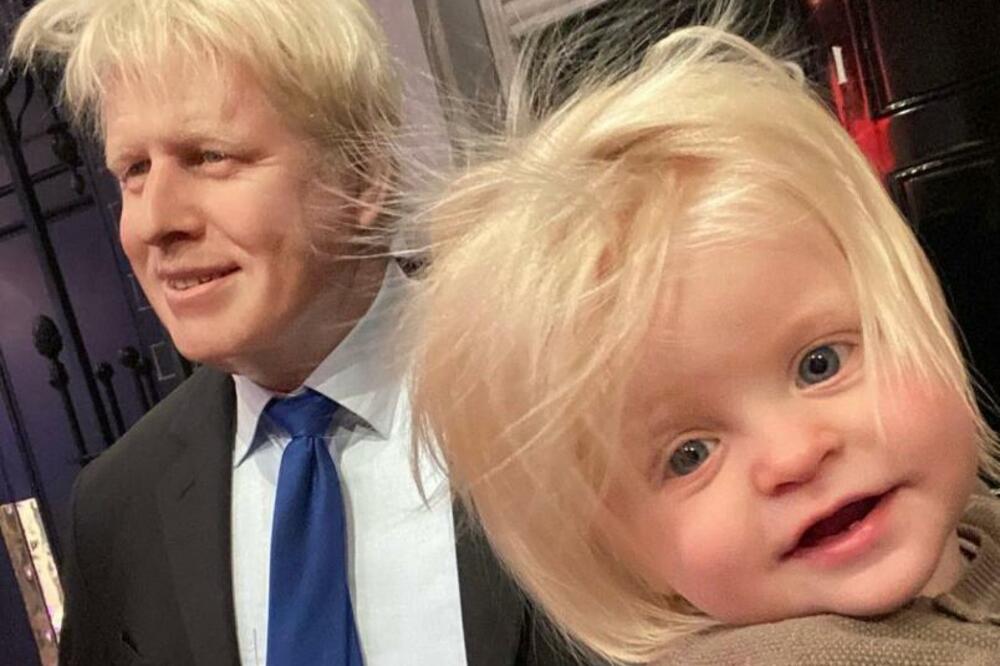 DZONSON IMA BEBI DVOJNIKA: Nakon OSTAVKE premijera majka MALIŠANA razmatra OVO, kao PRESLIKANI SU! (FOTO)