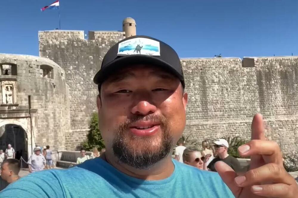 AMERIKANAC FRAPIRAN CENAMA NA BALKANU: Posebno ga zaboleo BUREK - "malo parče TESTA"! (VIDEO)