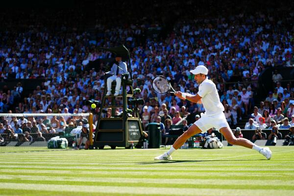 Za njegov život smo svi bili zabrinuti: SADA BODRI NOVAKA U BORBI ZA FINALE VIMBDLONA! (FOTO)