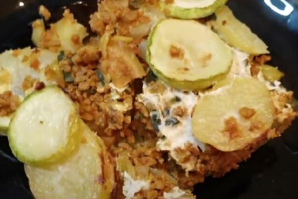 SAVRŠENSTVO KOJE SE LEPI ZA NEPCE: Musaka sa tikvicama i JEČMOM će vas kupiti na prvi NJAM (RECEPT)