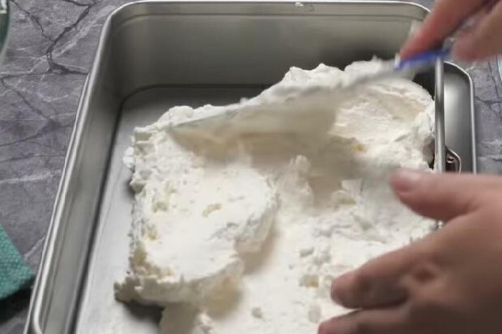 STARINSKI RECEPT ZA SLADOLED TORTU: Bake su je pravile SAMO NA OVAJ NAČIN, a današnje domaćice to rade OVAKO