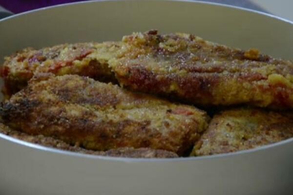 DOMAĆICE, OVO JE NAJBRŽI LETNJI RUČAK: Pohovane PAPRIKE punjene 1 NAMIRNICOM niste JELI, MESO vam ne treba RECEPT