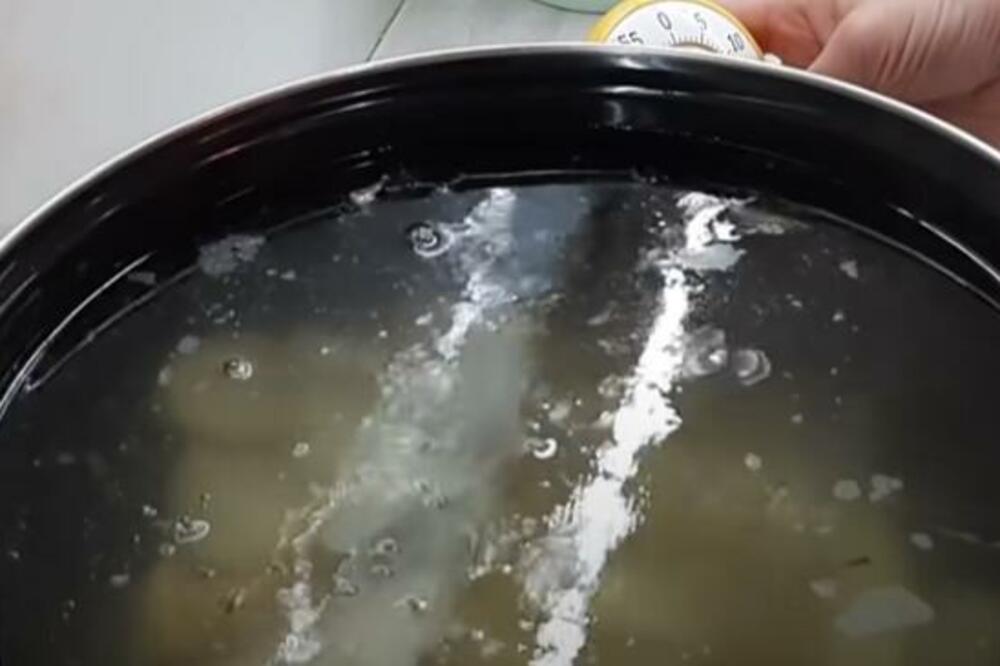 ZAŠTO STAVLJAMO SIRĆE U VODU U KOJOJ KUVAMO KROMPIR: Za ovo SIGURNO NE ZNATE, a JAKO JE BITNO