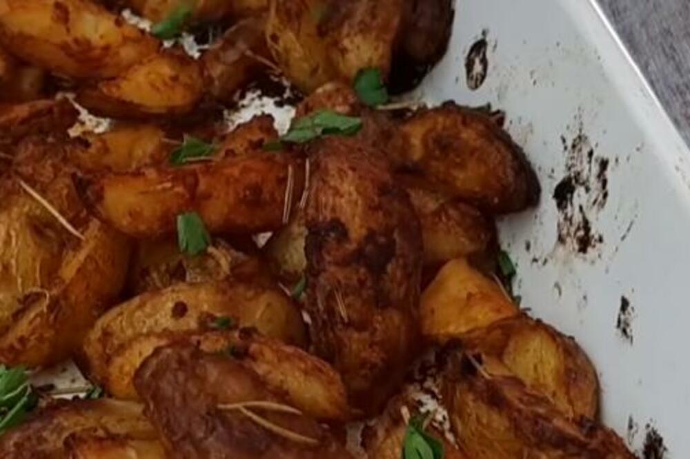 U OVOM SASTOJKU SE KRIJE TAJNA SAVRŠENOG PEČENOG KROMPIRA: Nema SRBINA koji GA ne jede KAO PRILOG (RECEPT)