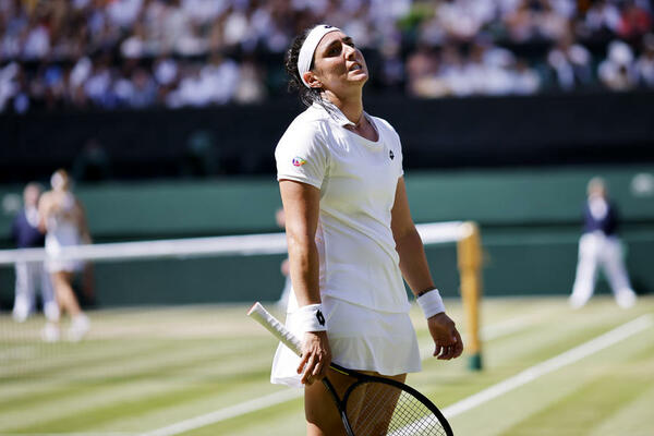 RODITELJI OSTALI BEZ VIZE: Tunižanka u finalu Vimbldona nema podršku svojih najmilijih!