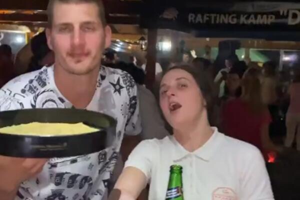 MVP JE MALO VIŠE POPIO! Nikola Jokić postao HIT na društvenim mrežama - svi se pitaju šta je pokušao da uradi