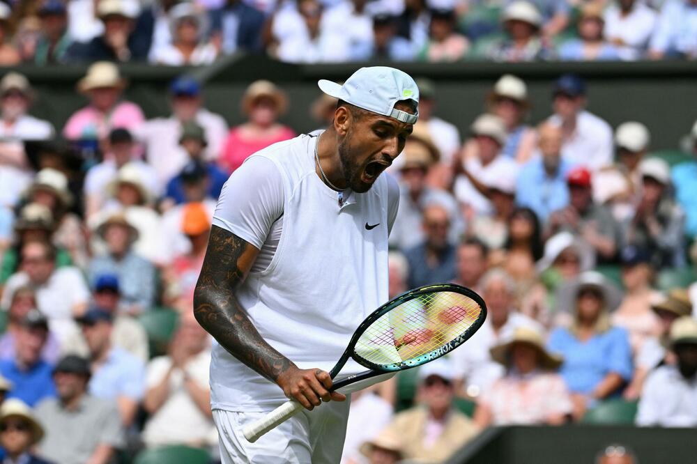 ŠOKANTAN ZAHTEV NIKA KIRJOSA! Usred meča sa Đokovićev tražio OVO! (VIDEO)