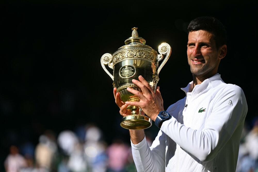 ZABOLEĆE VAS GLAVA: EVO KOLIKO JE ĐOKOVIĆ ZARADIO NA VIMBLDONU! A ovaj teniser je najplaćeniji u sezoni!
