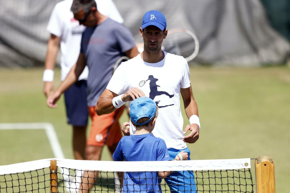 SIMPATIČNI DEO POBEDNIČKOG GOVORA! Novak otkrio gde je Stefan bio za vreme finala!