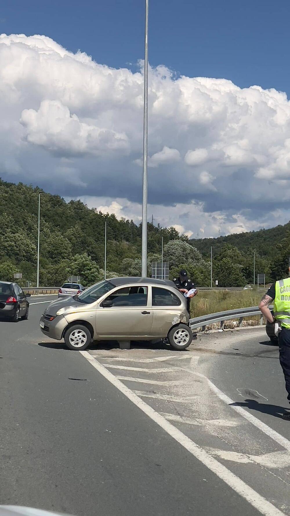 Sudar, Saobraćajna nezgoda, Automobil na bankini, Užice, Zlatibor