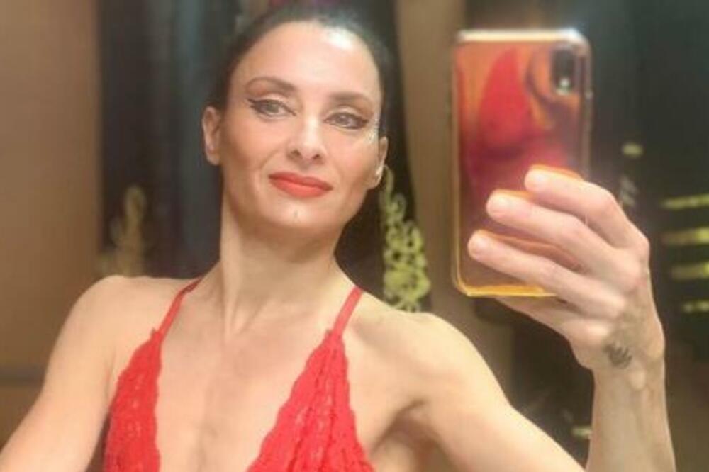 OPRAŠTAMO SE OD LEGENDE, PREMINULA LEPLJIVA VIKI! Njeni VRELI PLESOVI će se pamtiti, a evo kako je dobila NADIMAK