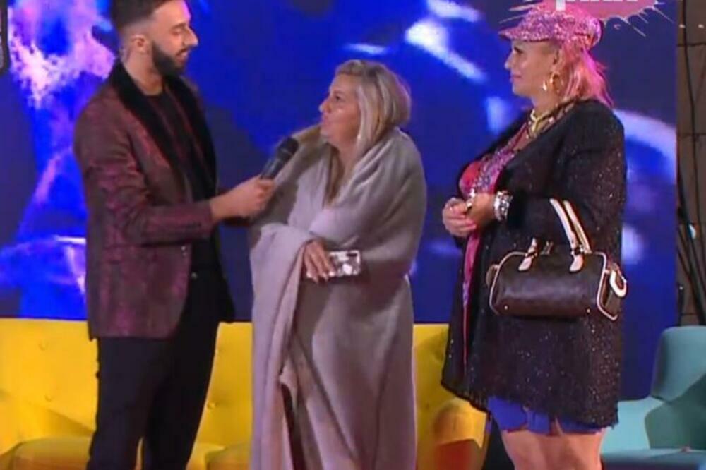 JEL OVO REALNO? ALEKSANDRINA MAJKA NAPALA VODITELJA UŽIVO U PROGRAMU: Pomenula i Dejana, OPŠTI HAOS U ŠIMANOVCIMA!