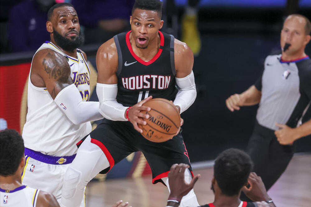 POSVAĐALI SE LEBRON I VESTBRUK: Lejkersi našli samo jedno rešenje, Džejms nije hteo ni da komentariše!