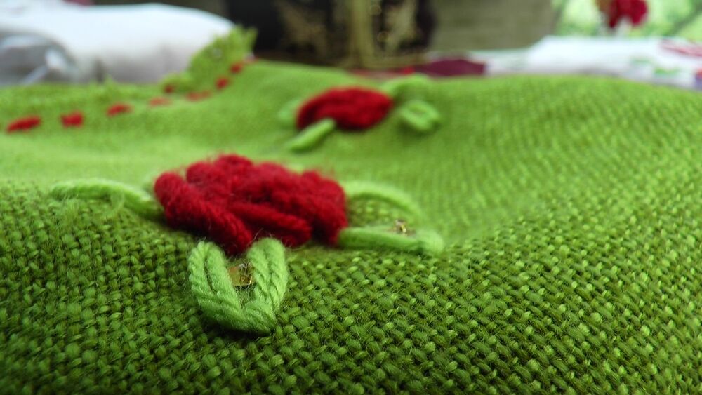 Vez na narodnoj nošnji