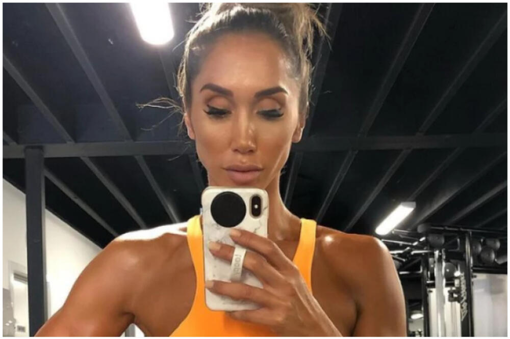 IMA PETORO DECE I OVO RADI MUŠKARCIMA SVAKI DAN: Se*si majka objavila ŠOK VIDEO, vilice same padaju!