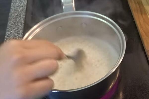 SRBI MASOVNO JEDU OVAJ "MRTVI" DORIČAK I MISLE DA SE ZDRAVO HRANE: Lekar ocrnio ovu HRANU, unosite smeće u telo!