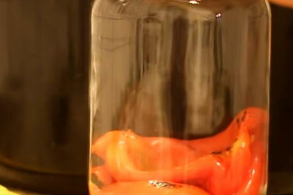 OVAJ SASTOJAK NIKAKO NE STAVLJAJTE U STAKLENE TEGLE: Pokvariće ukus i biće ODVRATNO, domaćice moraju da znaju