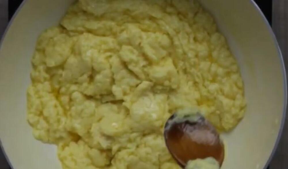 Tradicionalno srpsko jelo za koje vam treba SAMO 2 SASTOJKA: Generacije su se davile u njemu, TAJNA JE U...