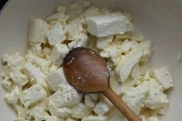 OVAKO PASTIRI NA STAROJ PLANINI PRAVE BELMUŽ: Recept za specijalitet koji se NEKADA pripremao u Srbiji!