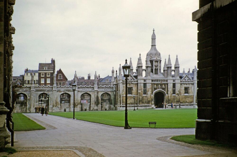 ZAŠTO STUDENTI U KEMBRIDŽU DIŽU RUKE NA SEBE? Pokrenuta HITNA istraga nakon 5 SLUČAJA suicida